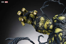 Load image into Gallery viewer, Venom Hulk Version B 1/4 Scale Statue
